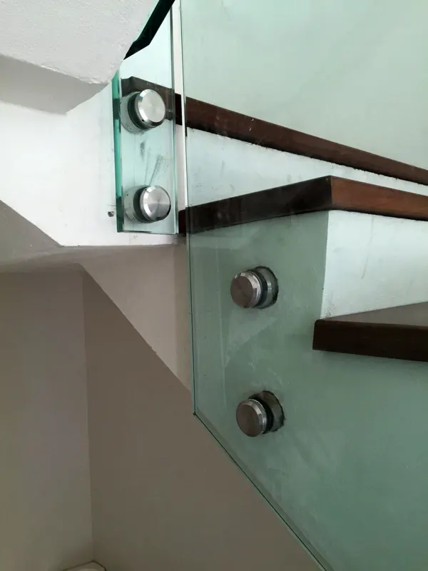 Glass railing supplier reference